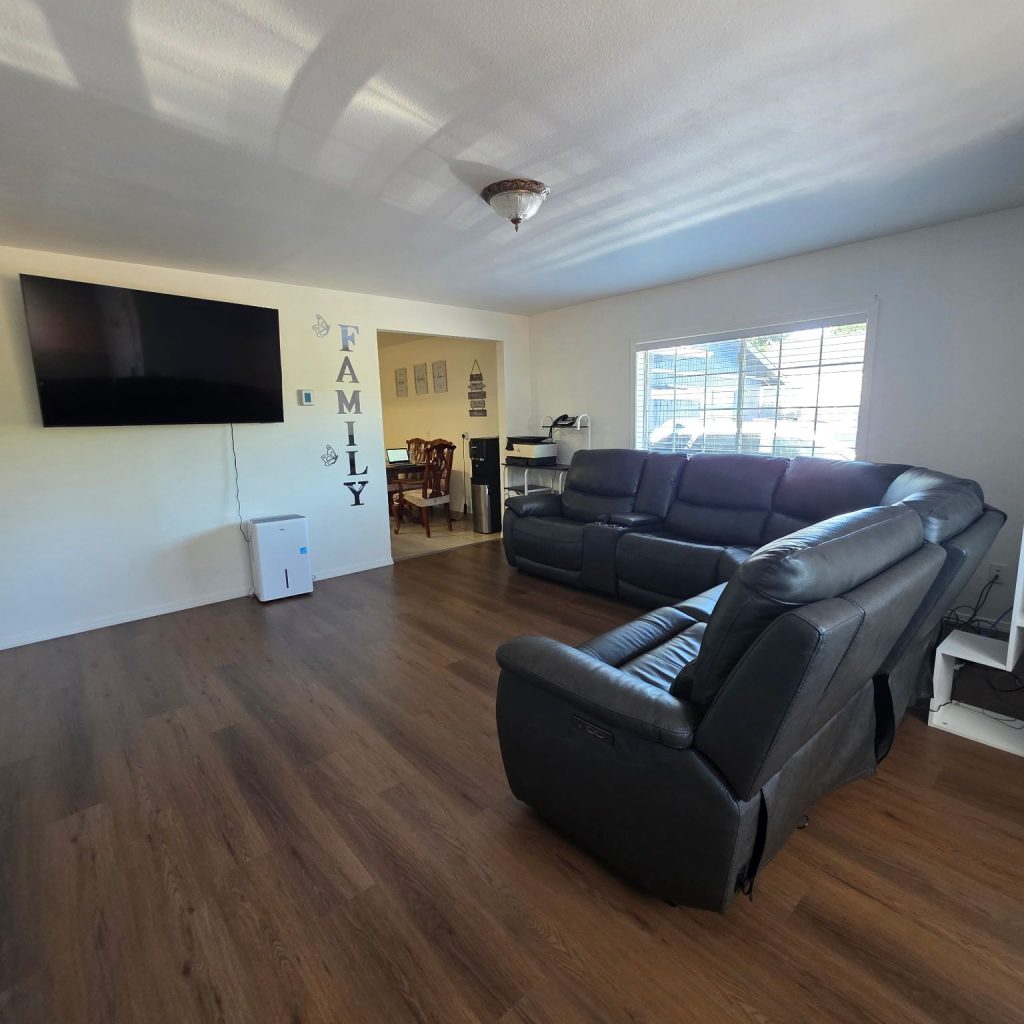 WhatsApp Image 2025-12-17 at 7.08.22 PM (4)